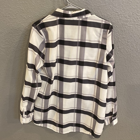 NWOT women’s button down shirt - Picture 5 of 5